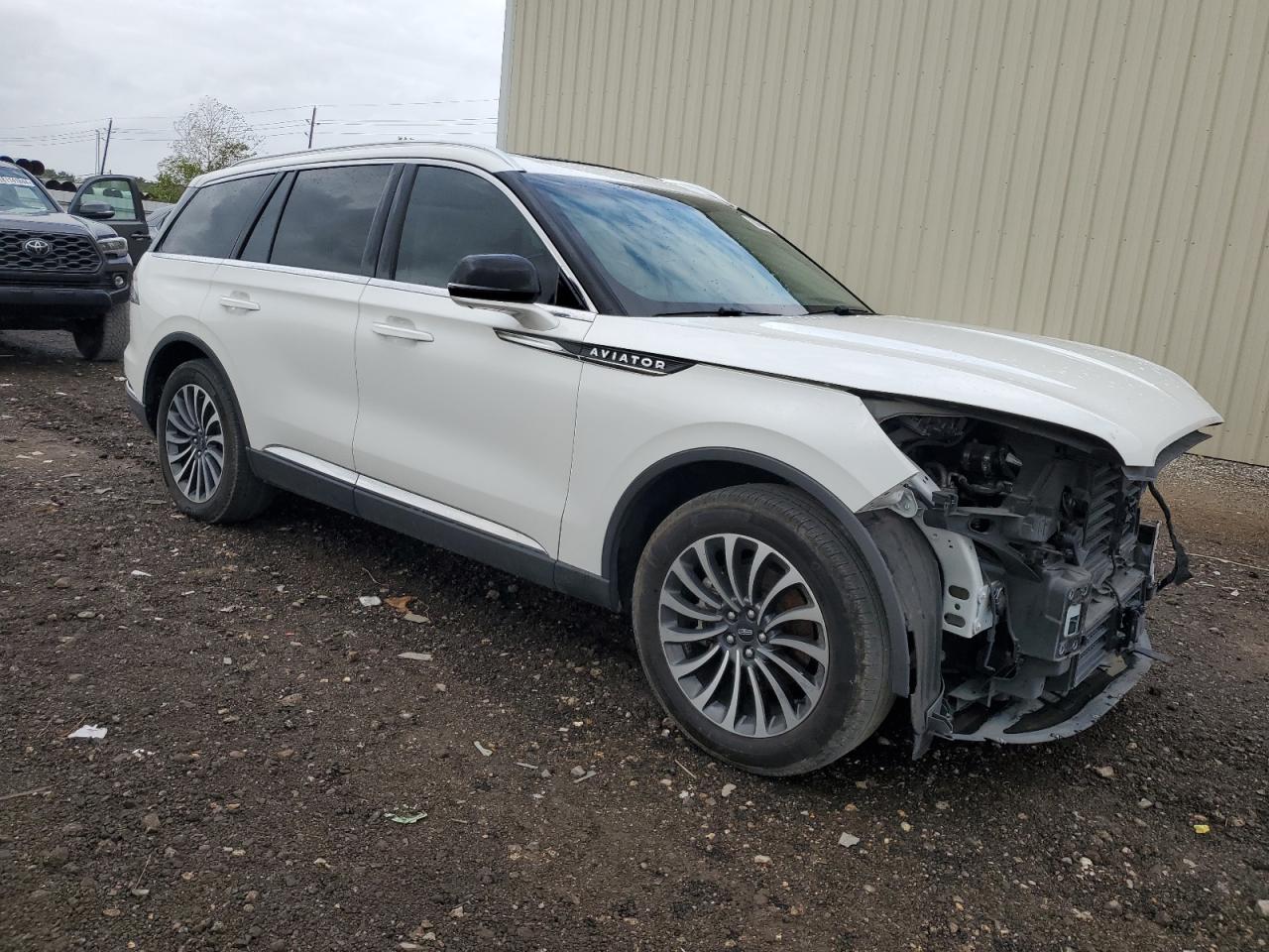 VIN 5LM5J7WC8NGL14516 2022 LINCOLN AVIATOR no.4