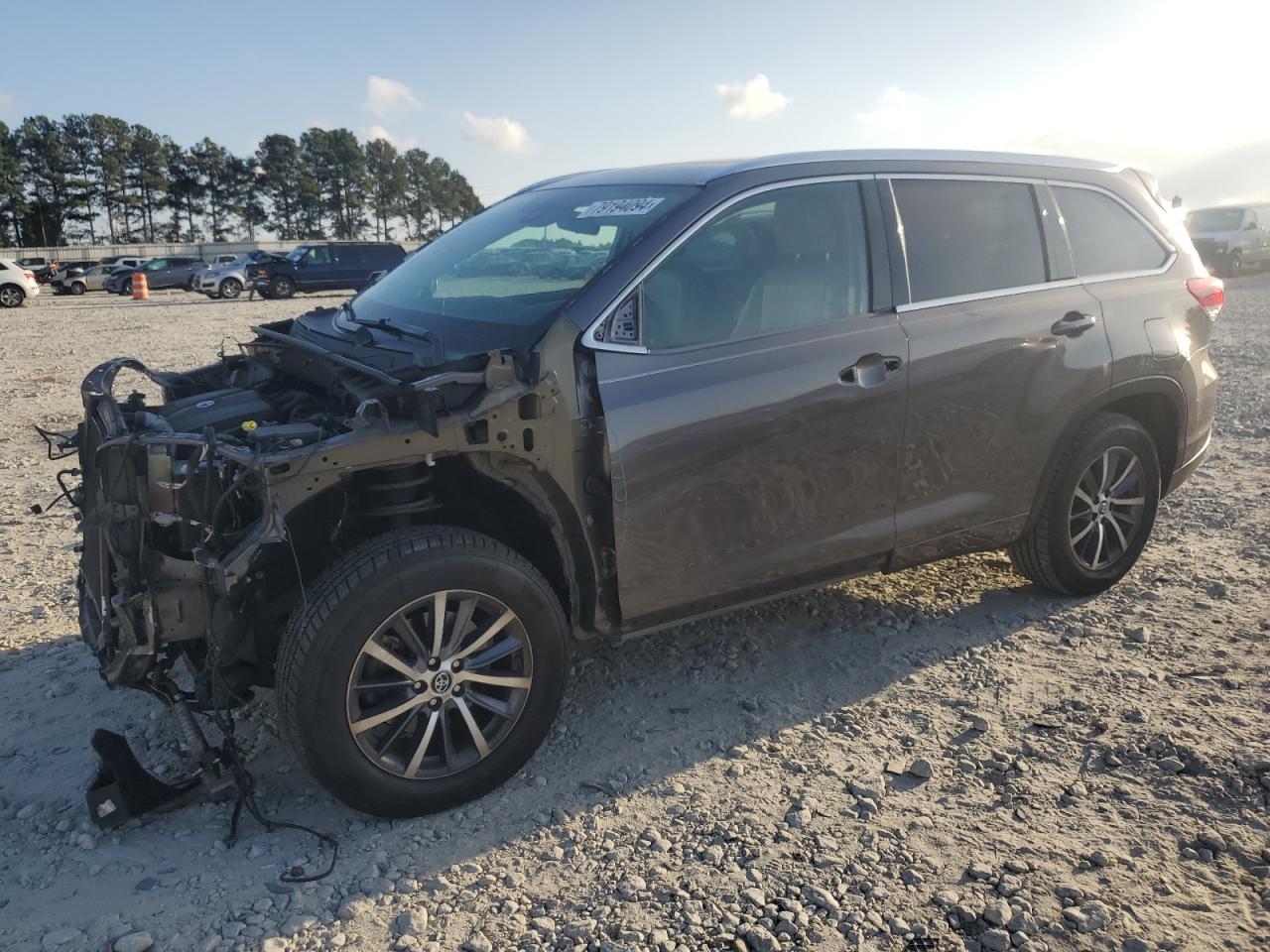 2018 Toyota Highlander - Image 1