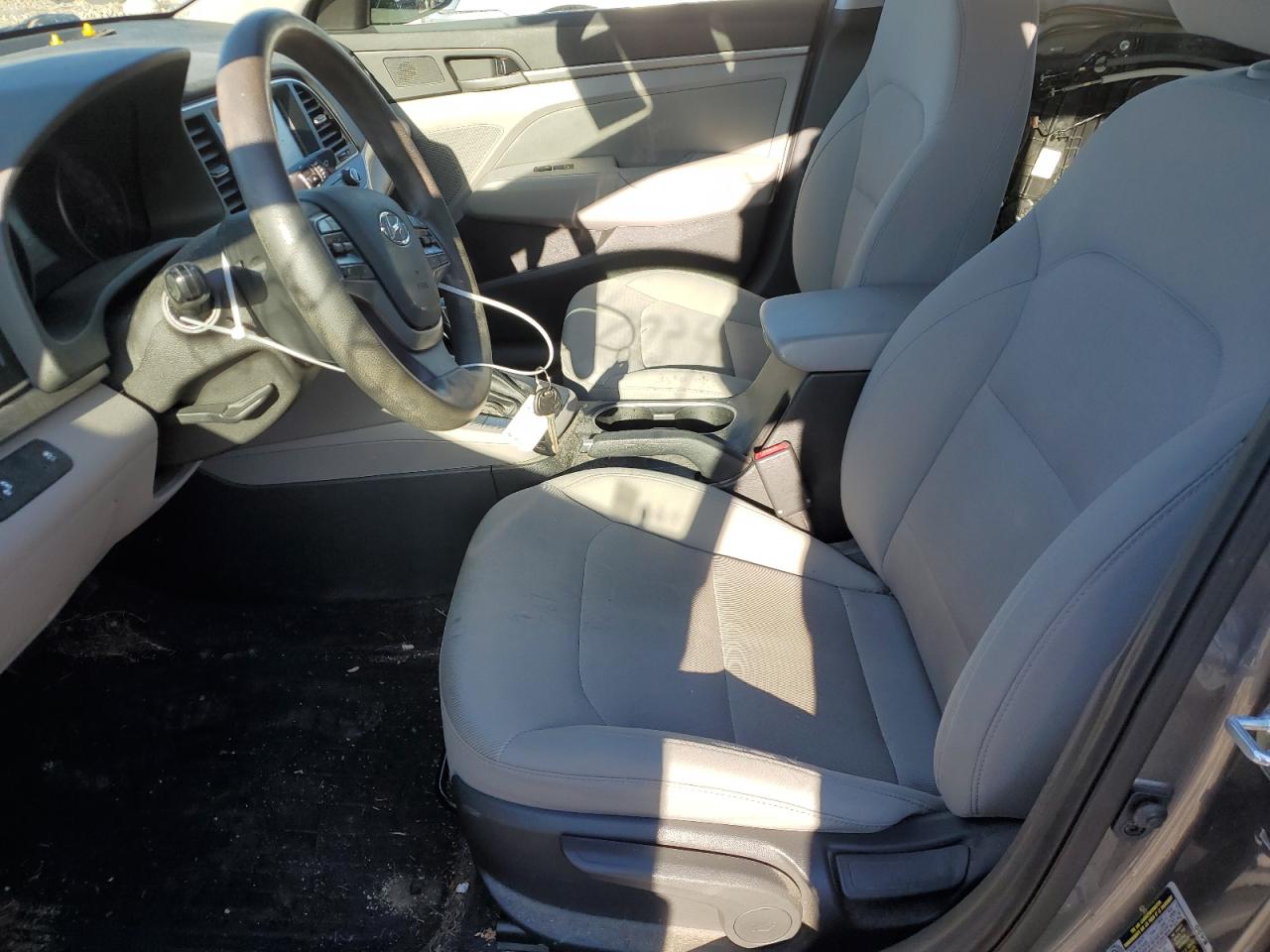 2018 Hyundai Elantra - Image 7