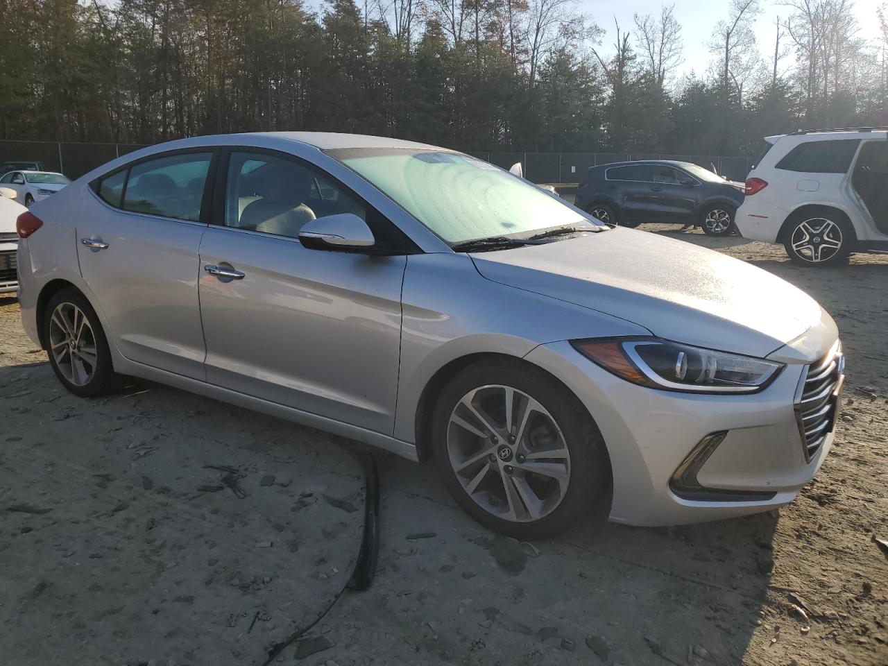 2017 Hyundai Elantra - Image 4