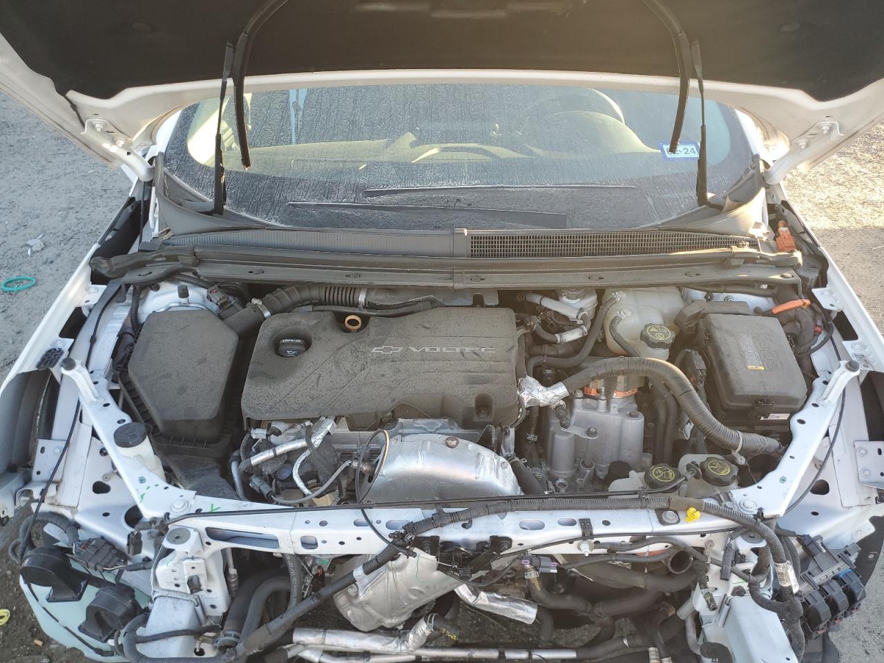 2018 Chevrolet Volt - Image 11