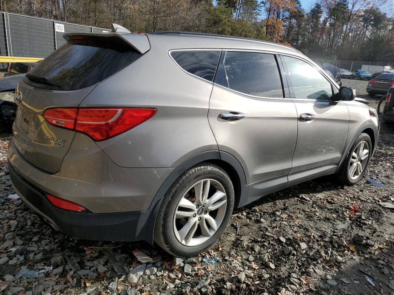 2016 Hyundai Santa Fe - Image 3