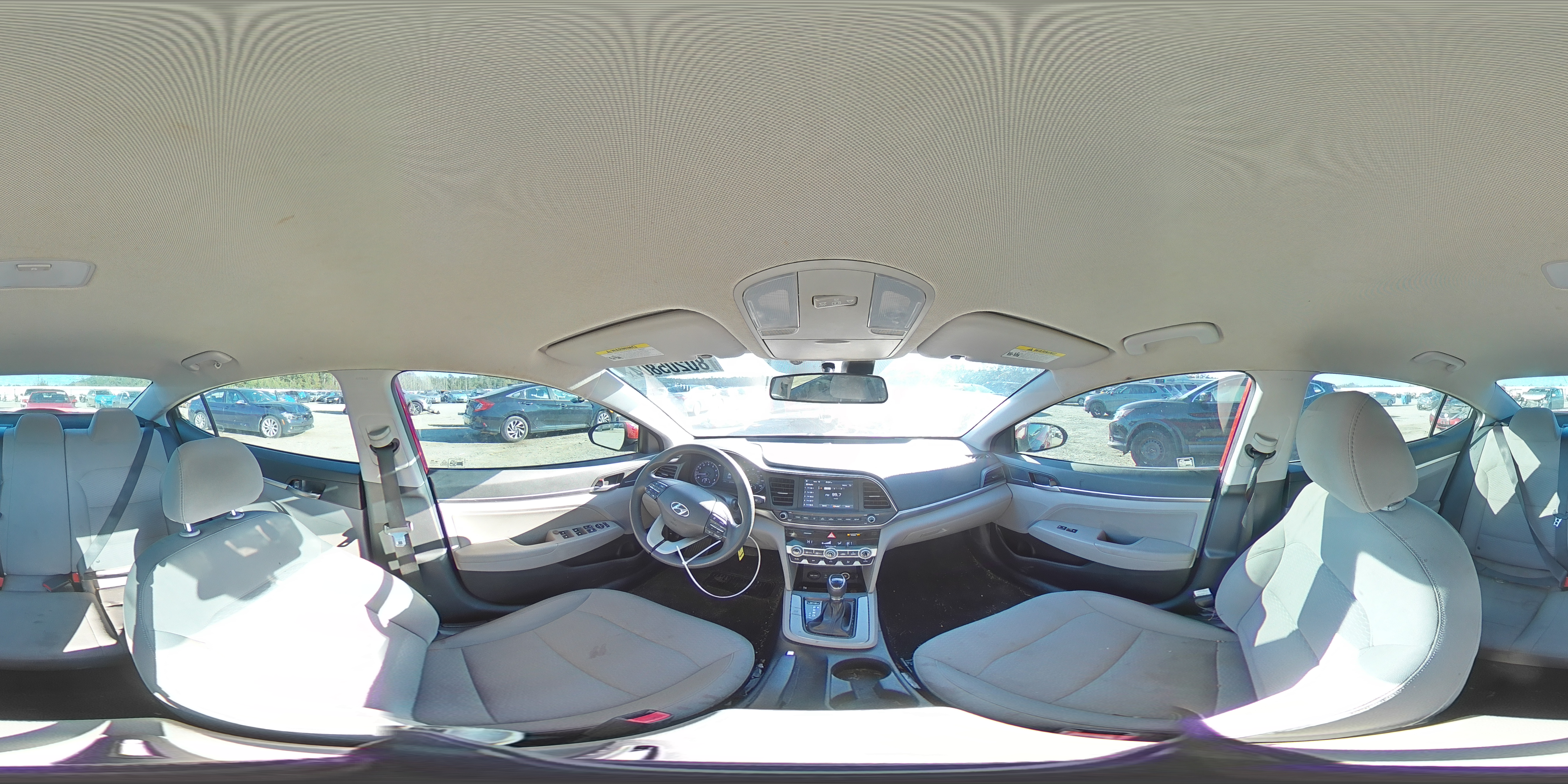 2020 Hyundai Elantra - Image 13