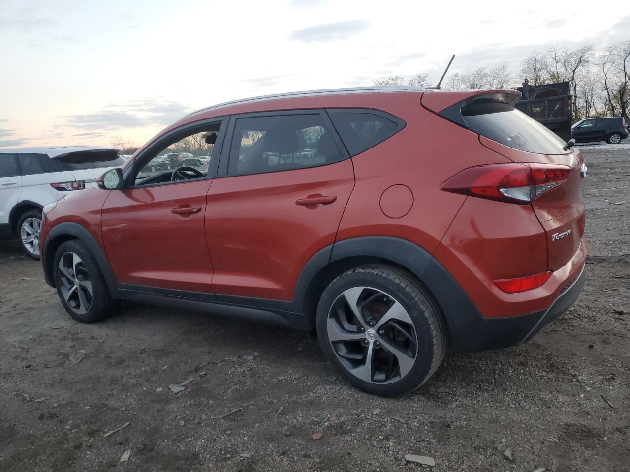 2016 Hyundai Tucson - Image 2