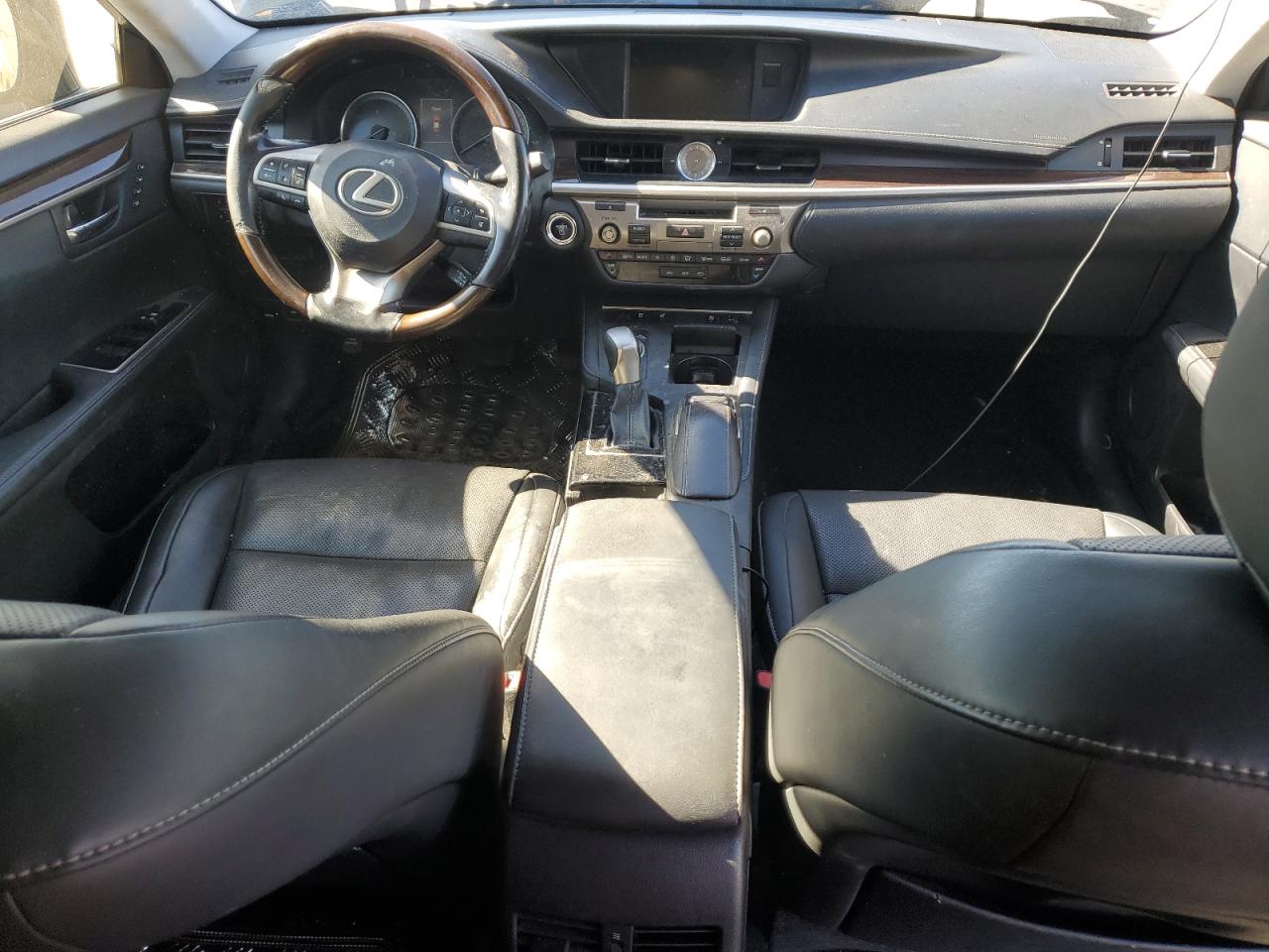 2016 Lexus ES - Image 8