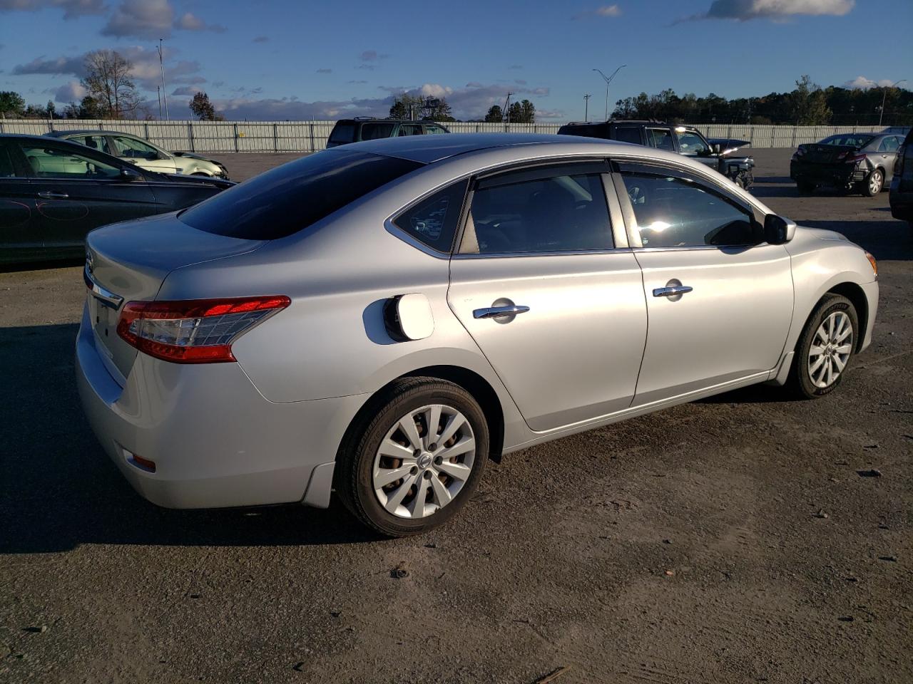 2015 Nissan Sentra - Image 3