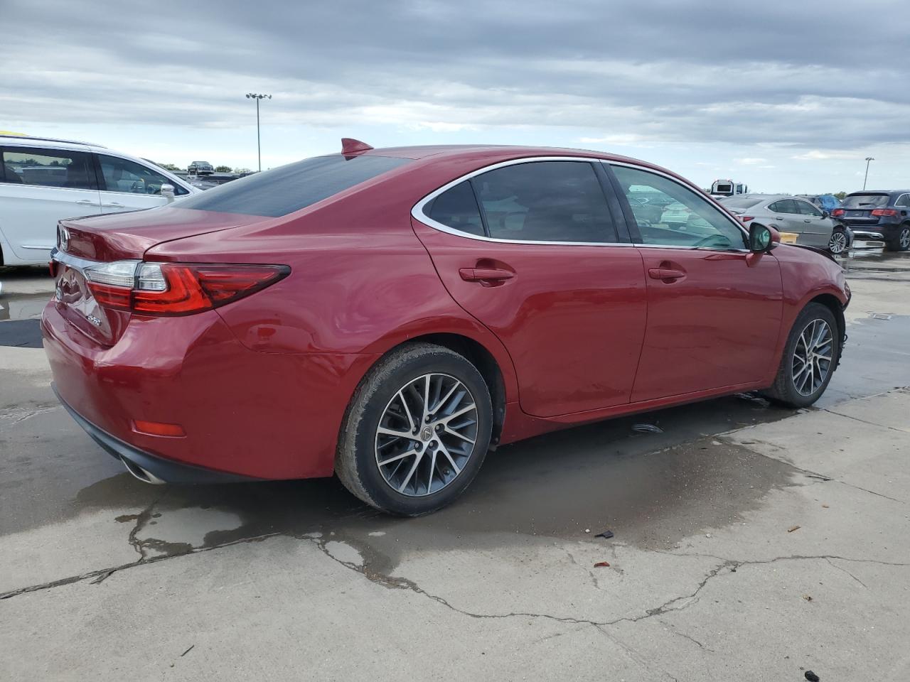 2017 Lexus ES - Image 3