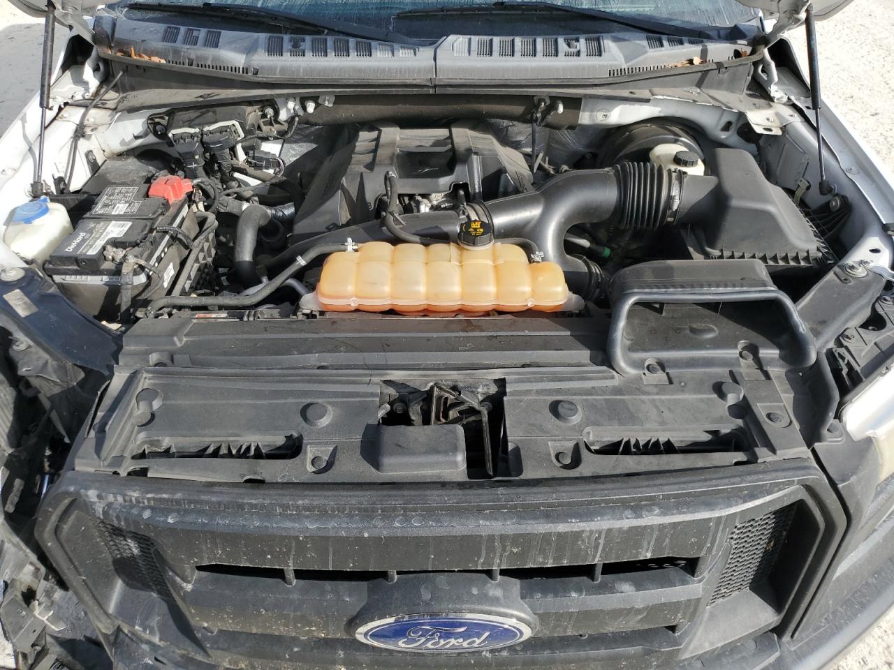 2015 Ford F-150 - Image 12