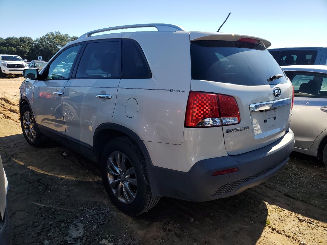 2011 Kia Sorento - Image 2