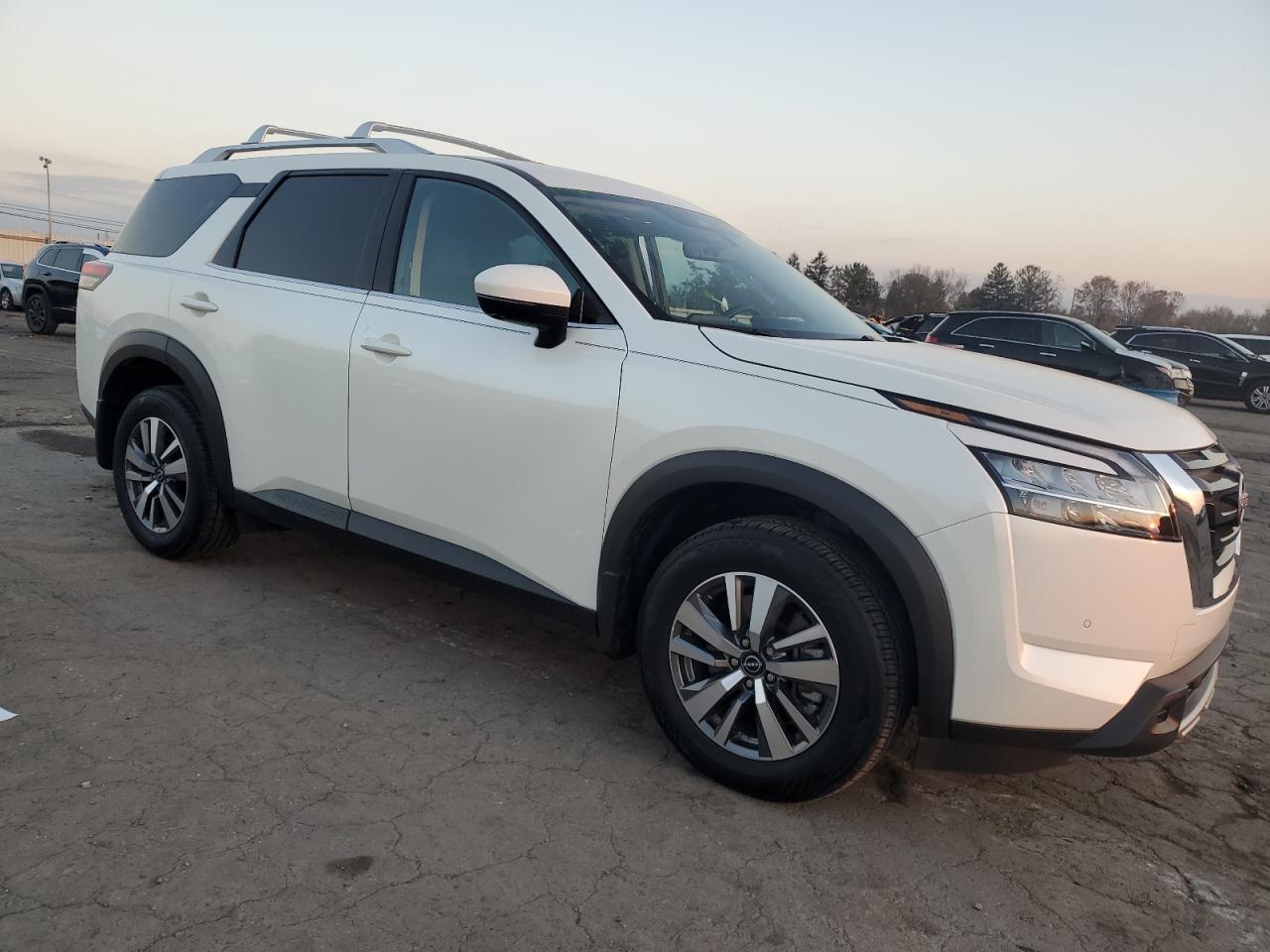 2024 Nissan Pathfinder - Image 4