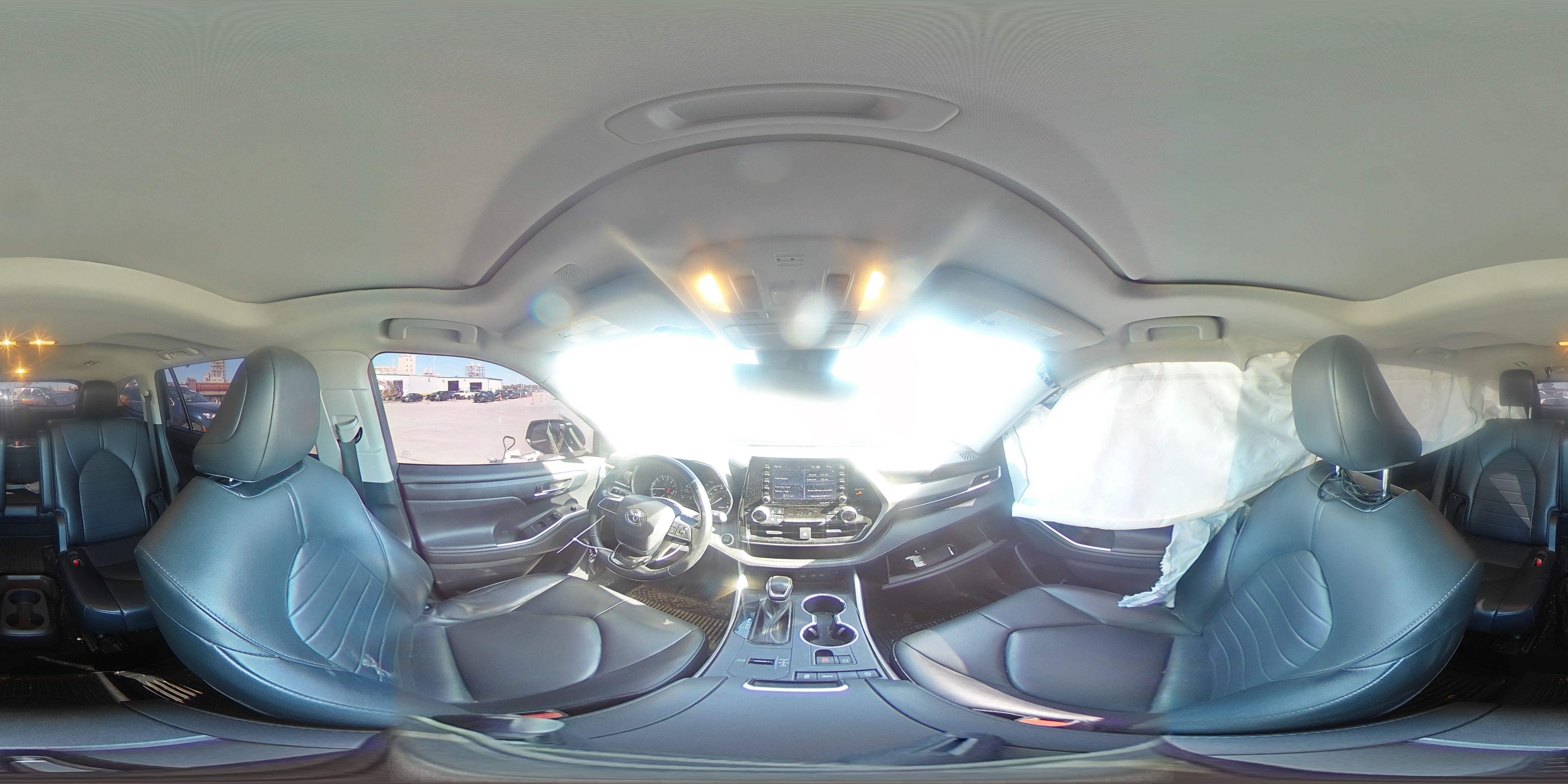 2021 Toyota Highlander - Image 13