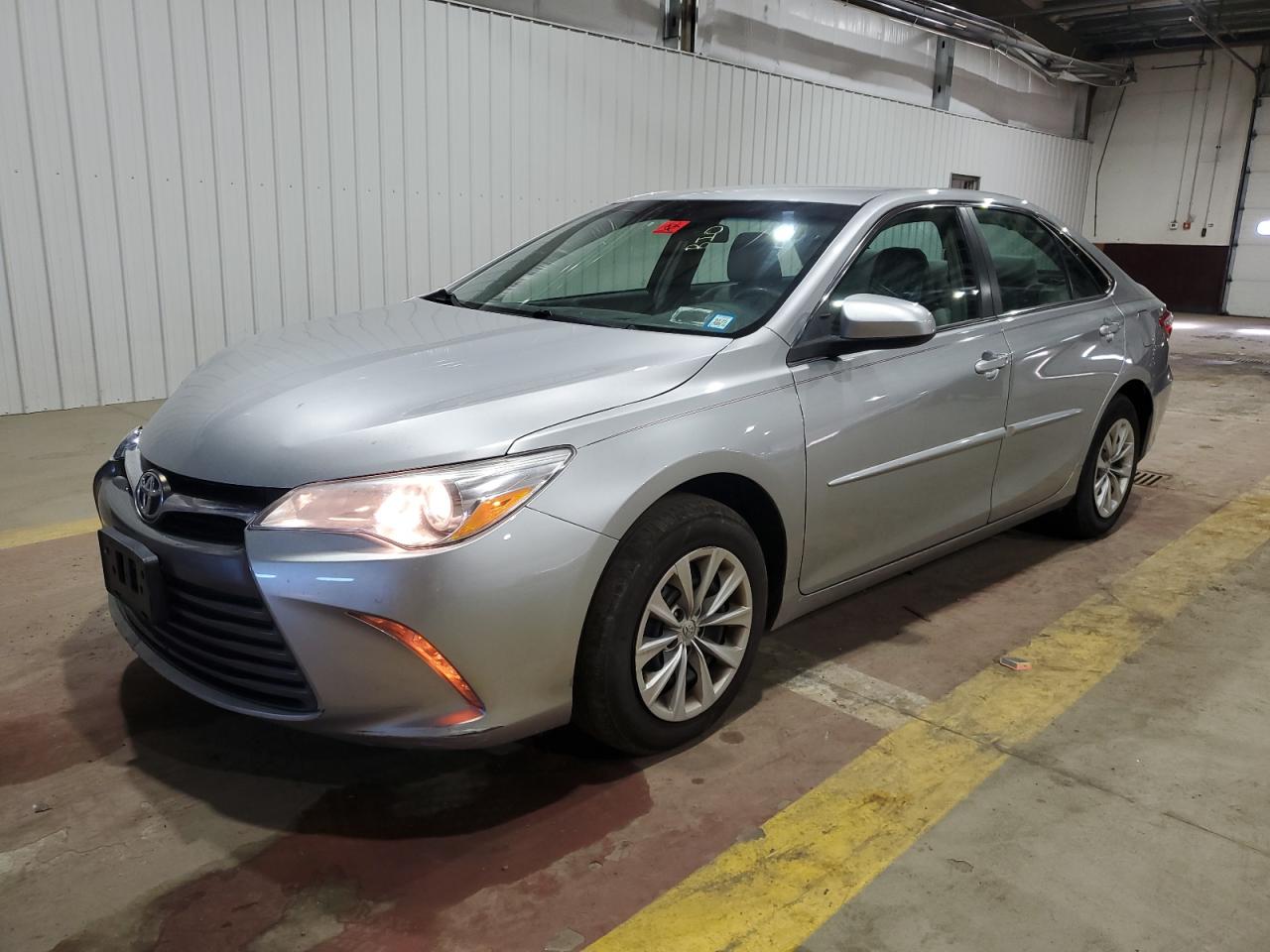 VIN 4T1BF1FK9HU700105 2017 TOYOTA CAMRY no.1