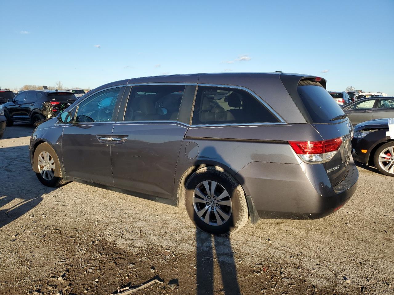 2014 Honda Odyssey - Image 2