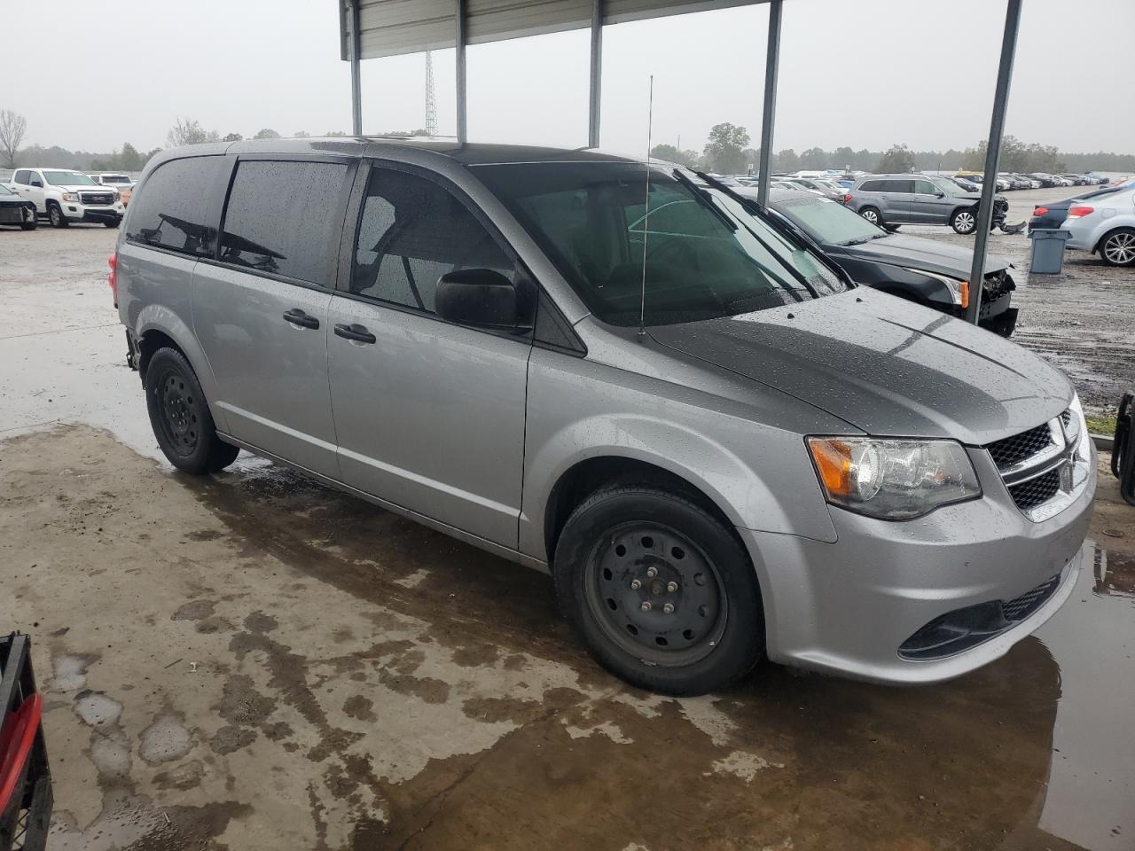 2019 Dodge Caravan - Image 4