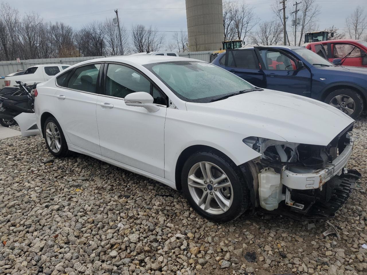 VIN 3FA6P0H75JR273272 2018 FORD FUSION no.4