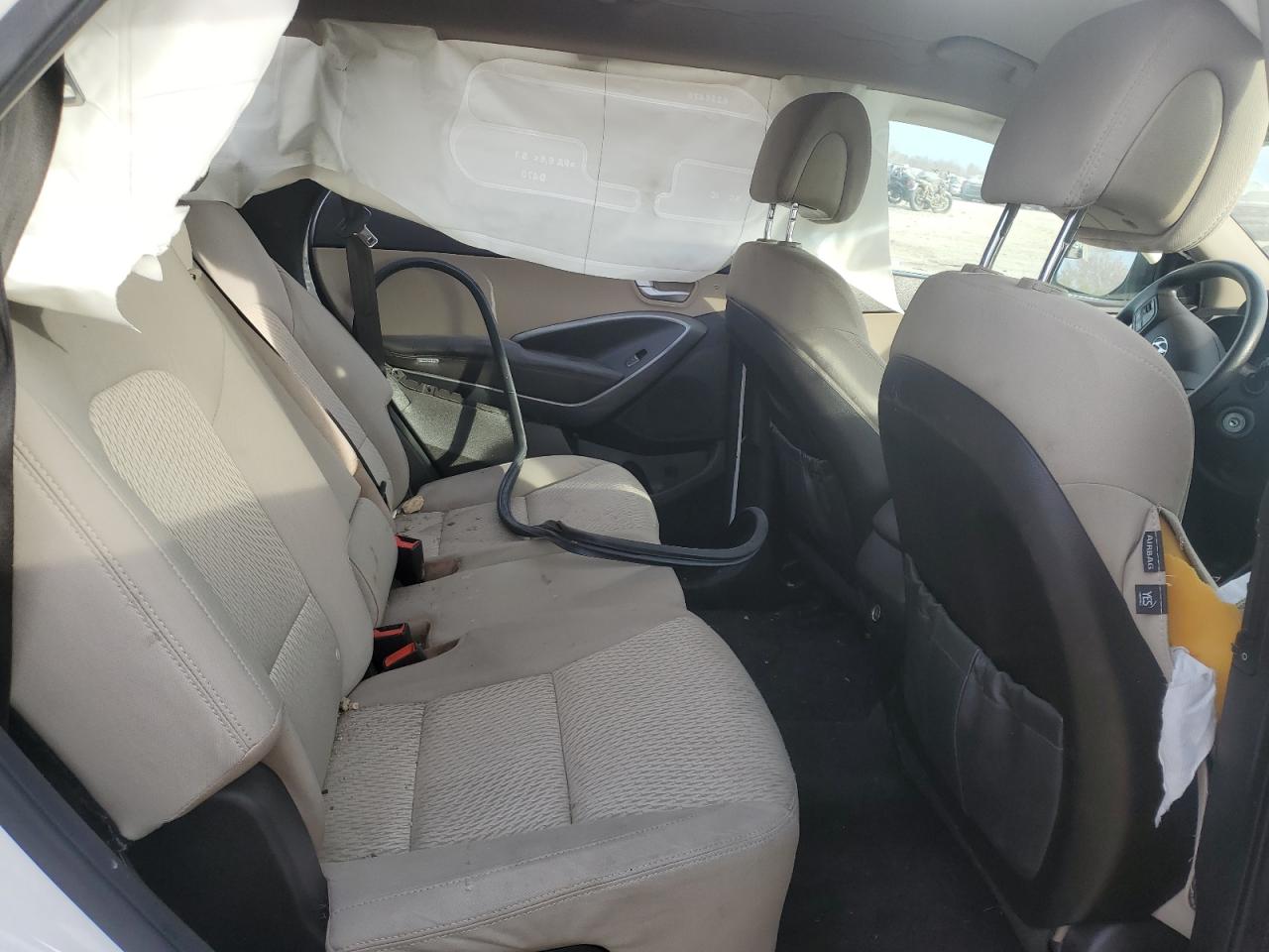 2018 Hyundai Santa Fe - Image 11