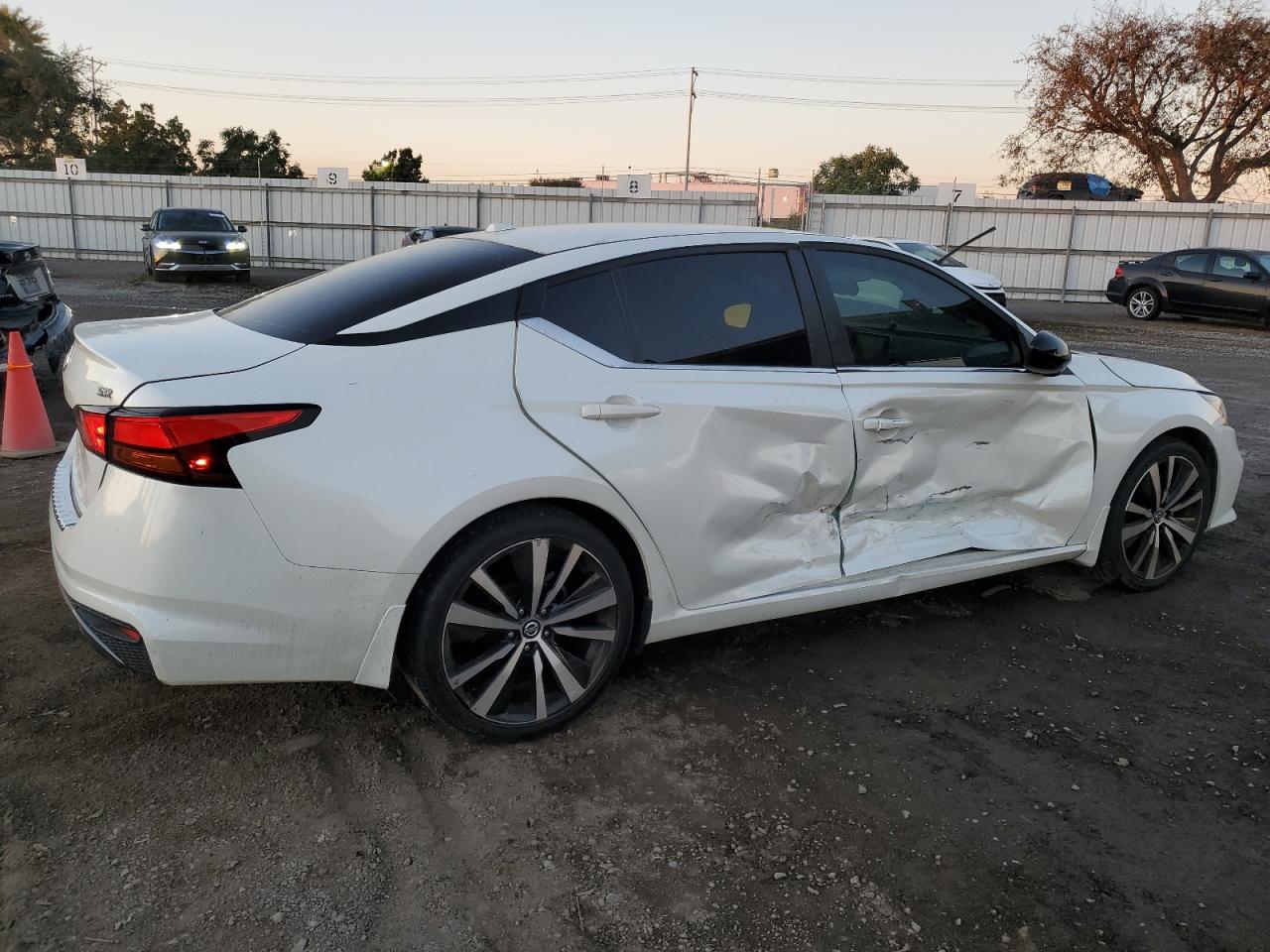 2019 Nissan Altima - Image 3