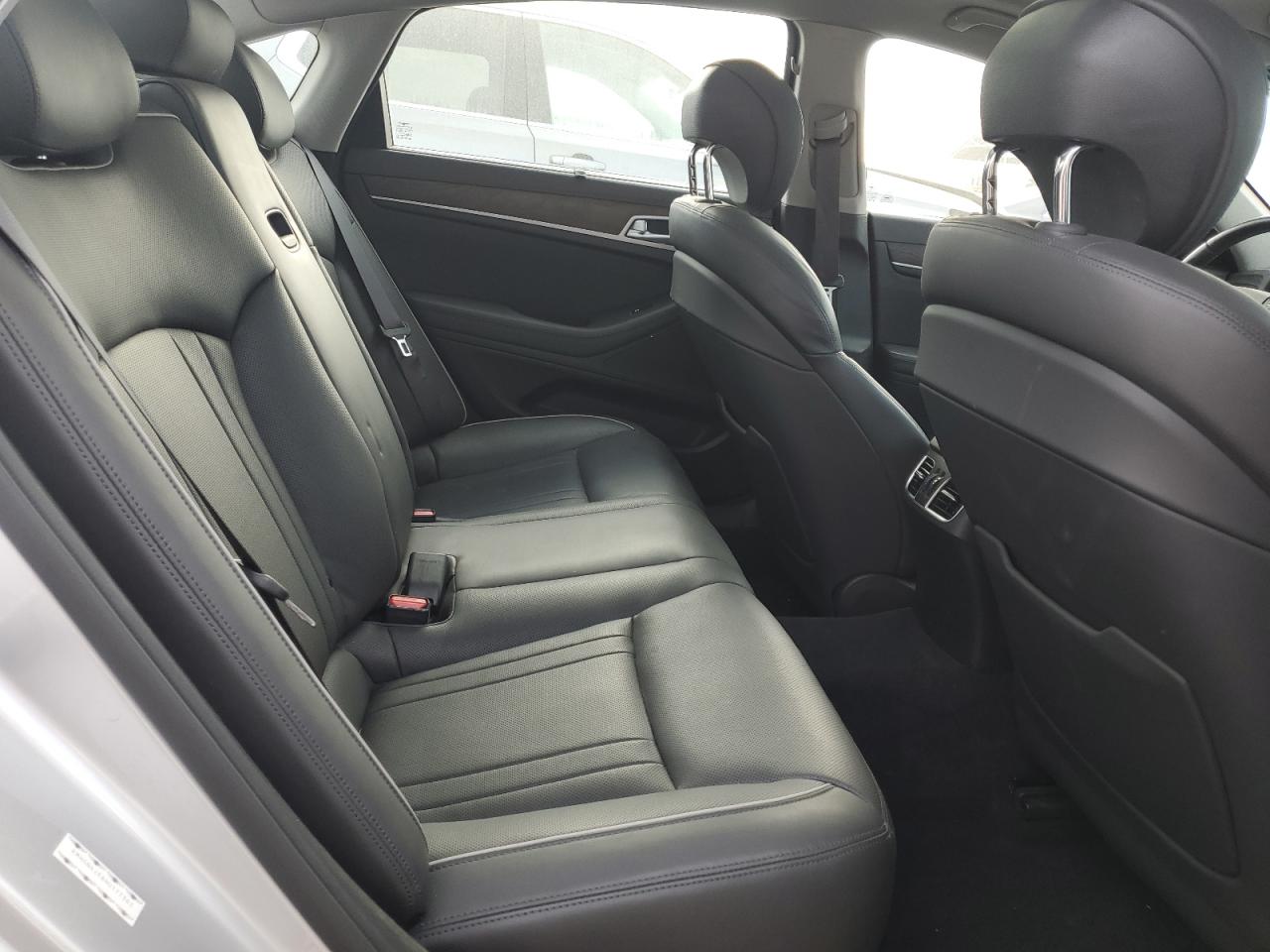 2017 Genesis G80 - Image 10