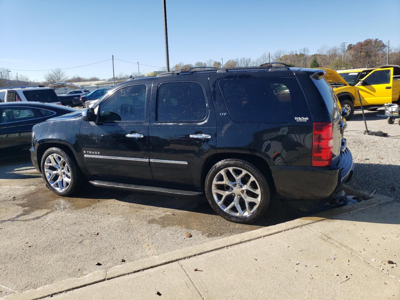 2009 Chevrolet Tahoe - Image 2