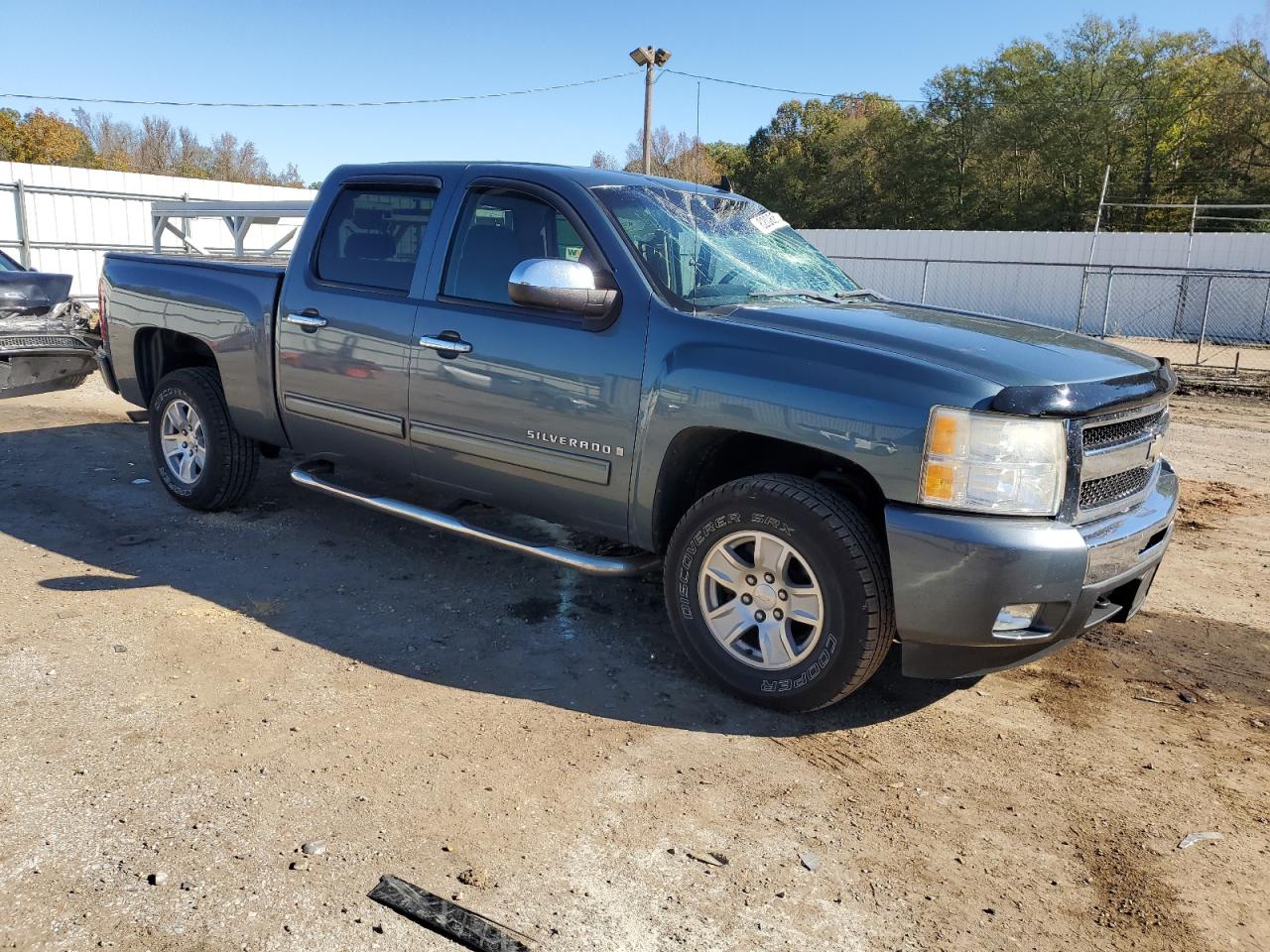 2009 Chevrolet Silverado - Image 4