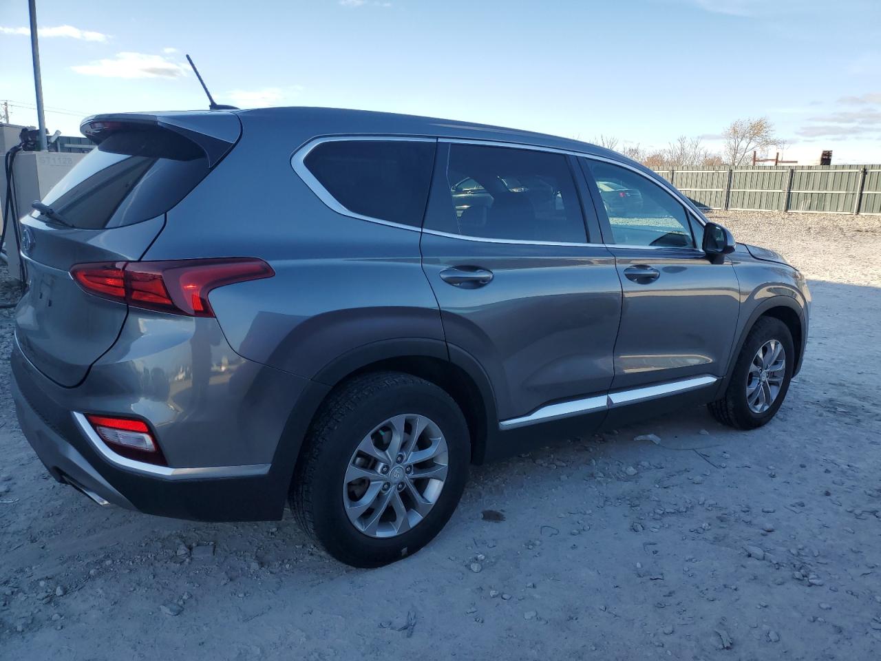 2019 Hyundai Santa Fe - Image 3