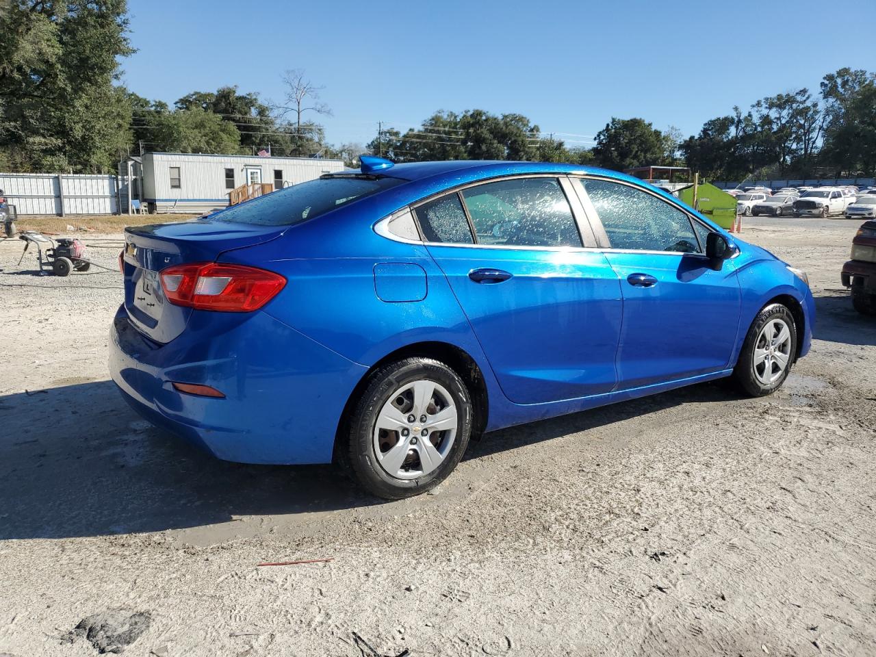 2017 Chevrolet Cruze - Image 3