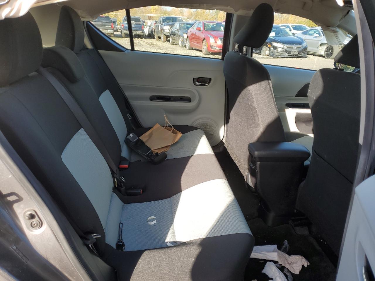 2014 Toyota Prius - Image 10