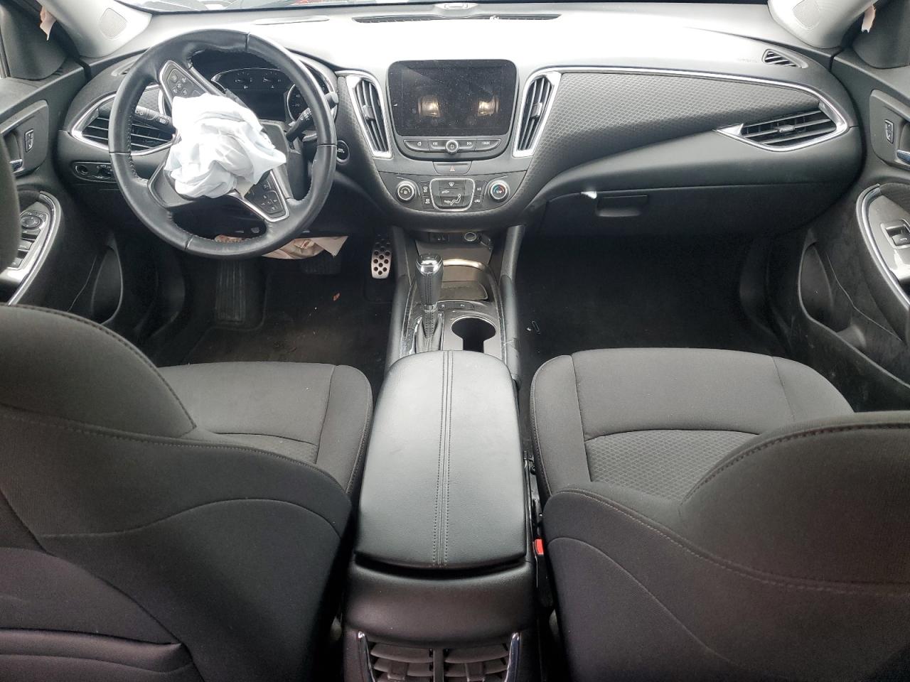 2016 Chevrolet Malibu - Image 8