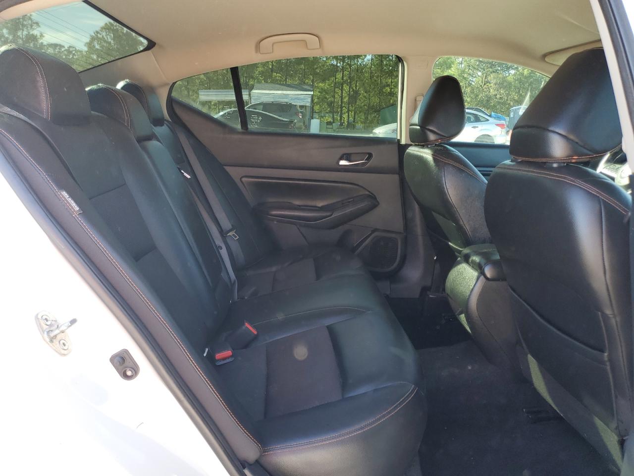 2020 Nissan Altima - Image 10