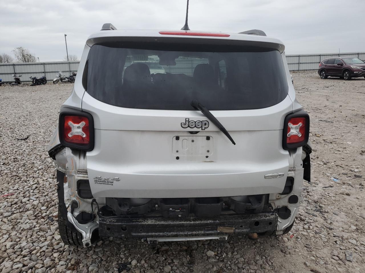 2017 Jeep Renegade - Image 6