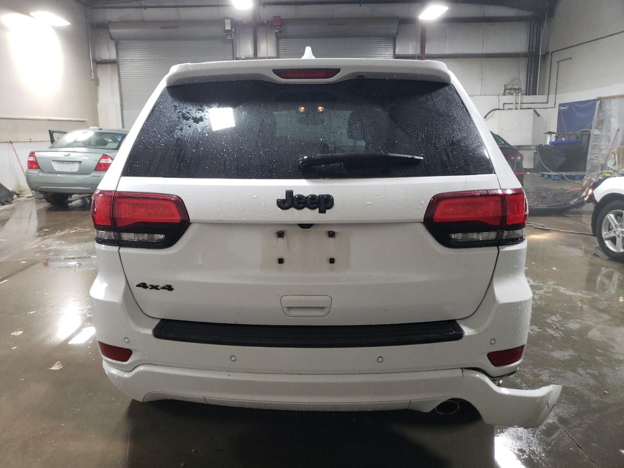 2018 Jeep Grand Cherokee - Image 6