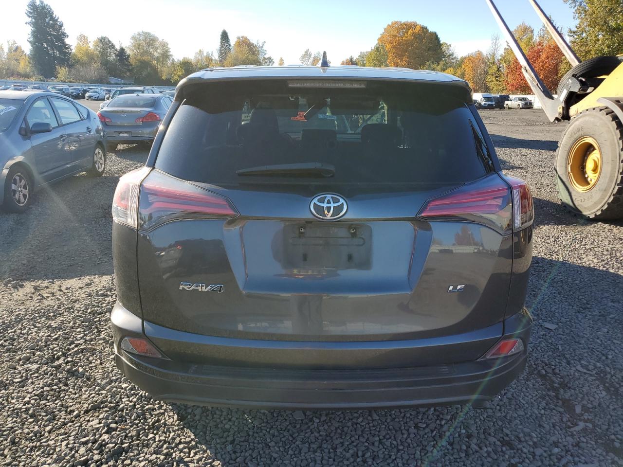 2018 Toyota Rav4 Le VIN: 2T3ZFREV1JW507999 Lot: 74942064