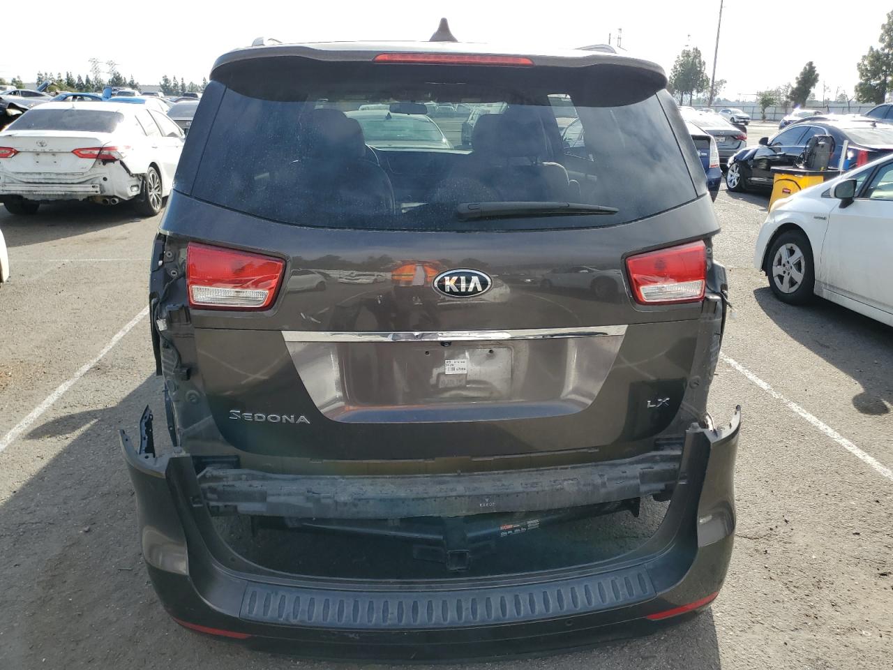 2015 Kia Sedona - Image 6