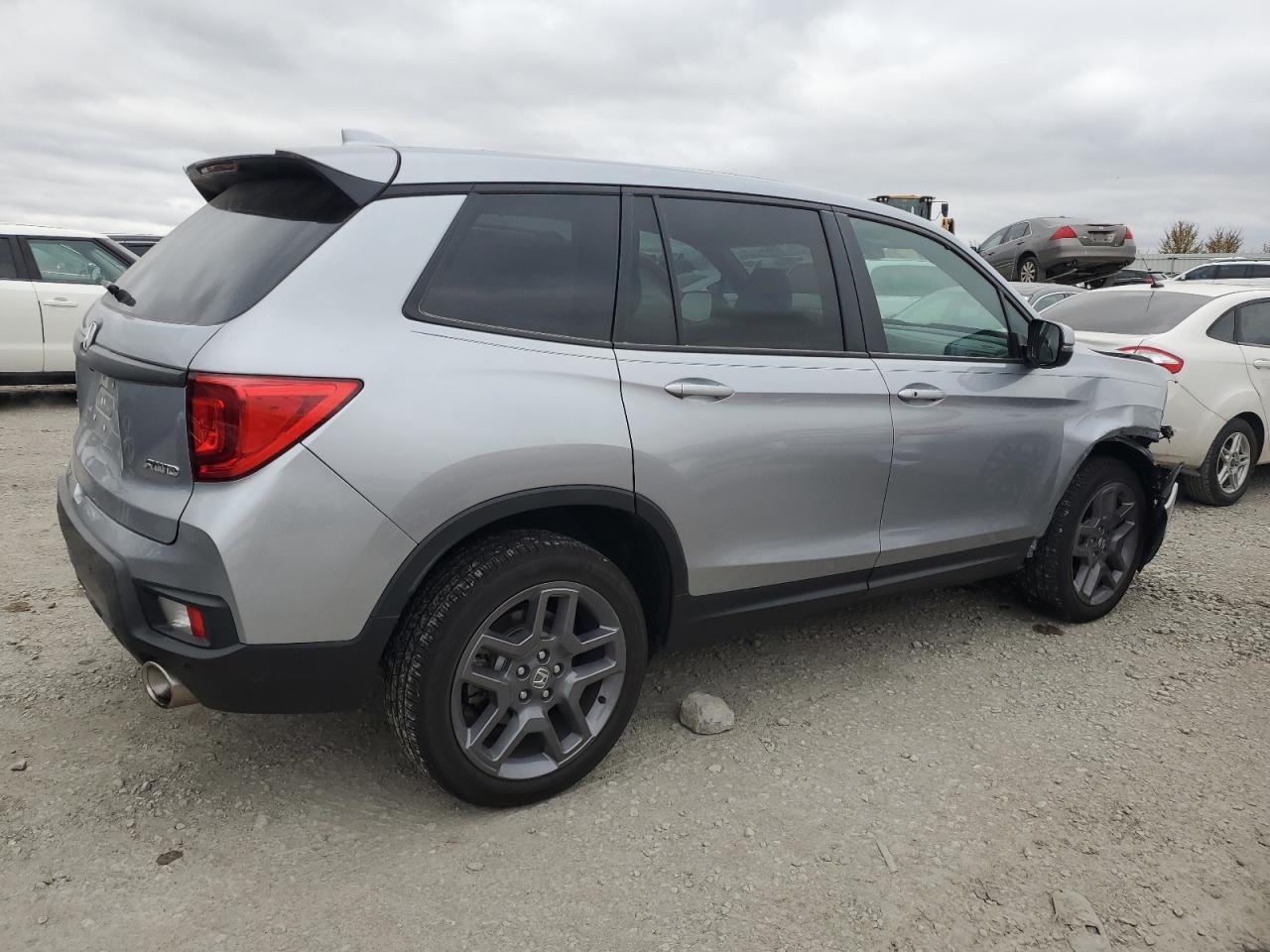 2022 Honda Passport - Image 3
