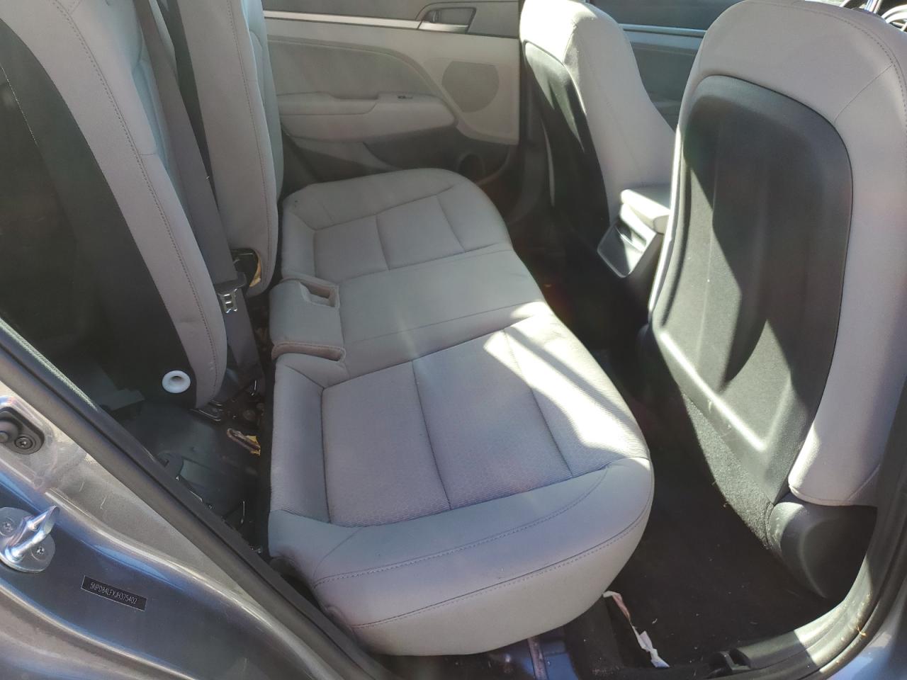 2018 Hyundai Elantra - Image 11