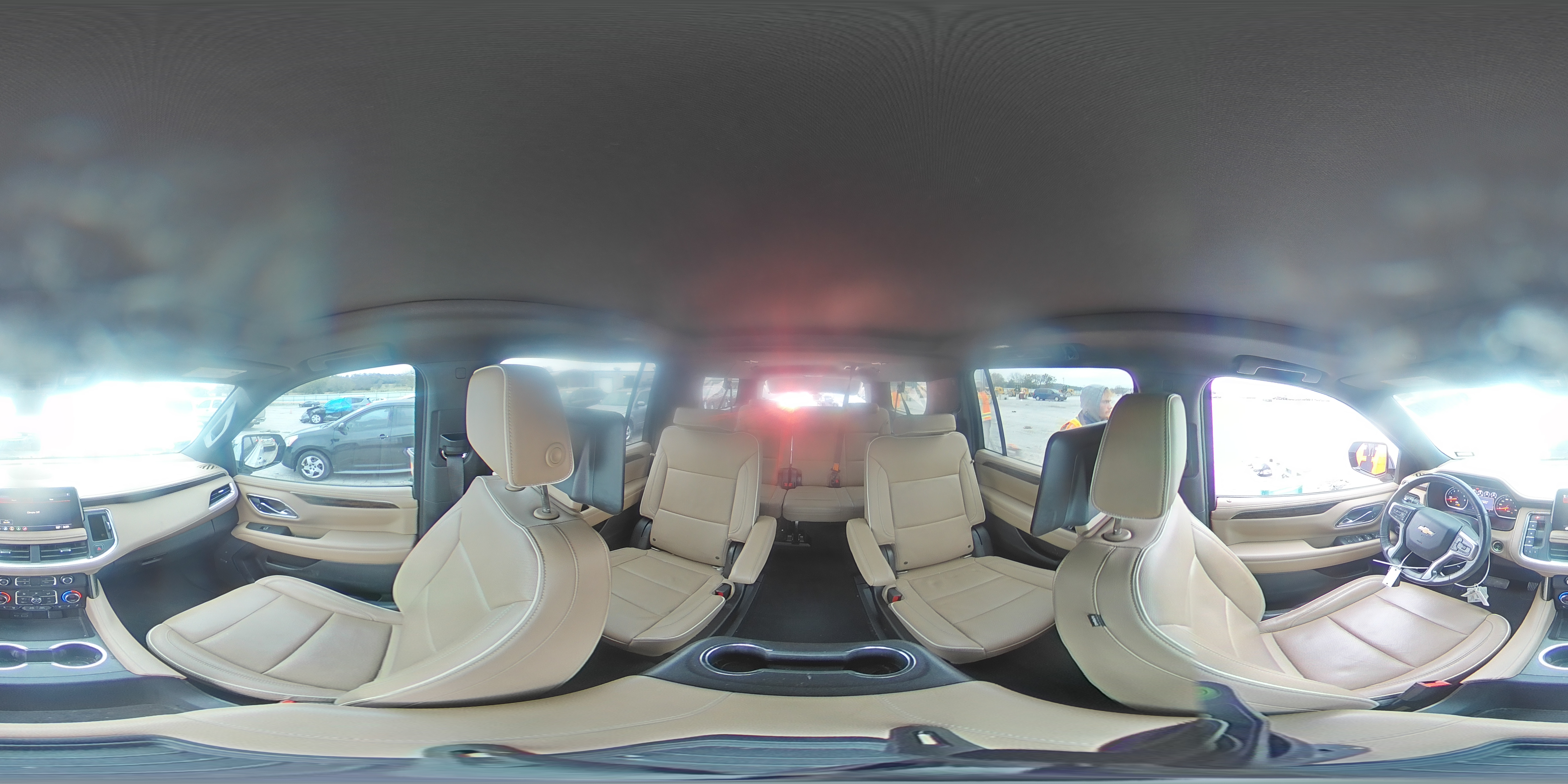2021 Chevrolet Suburban - Image 13