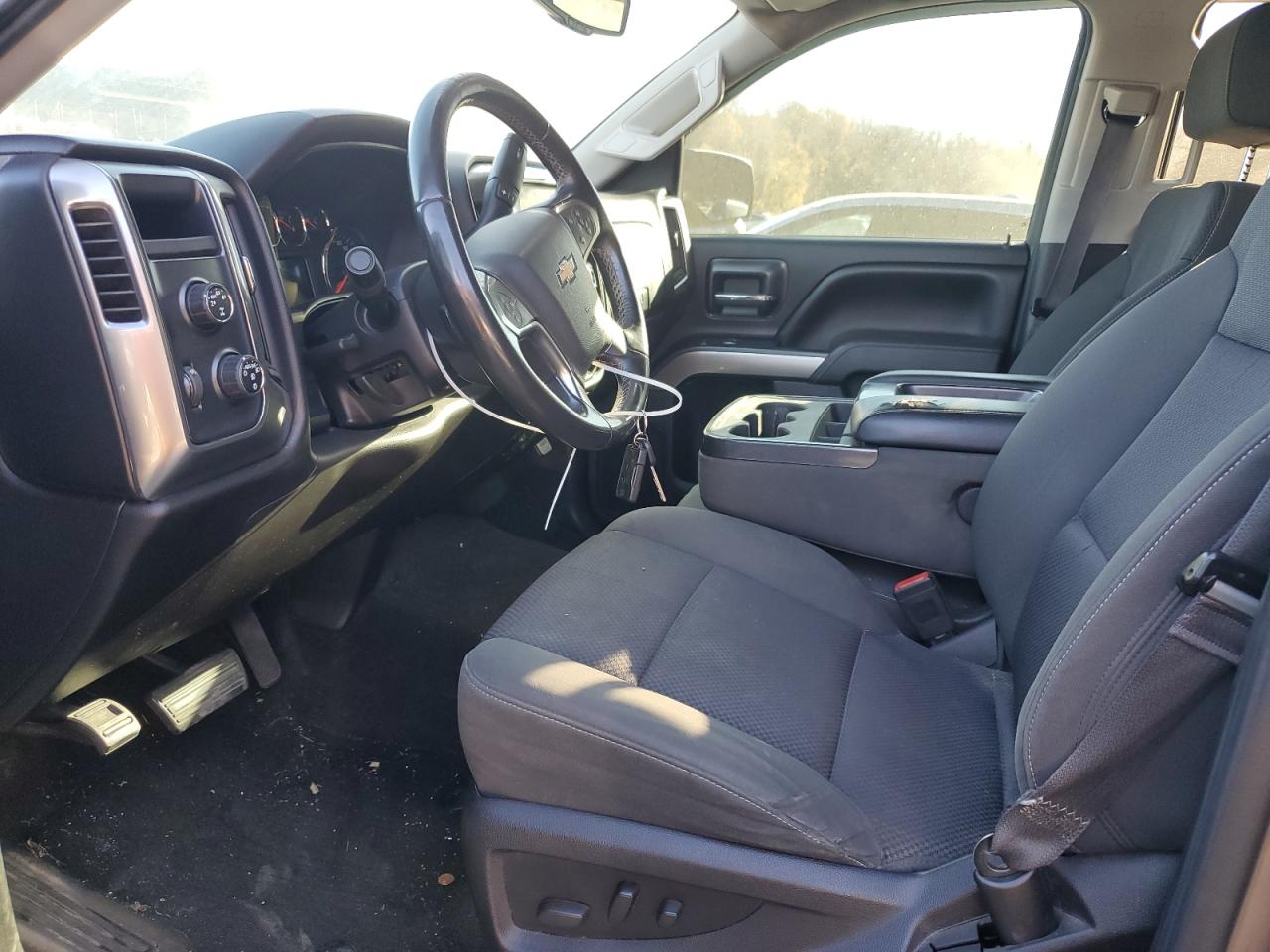 2015 Chevrolet Silverado - Image 7