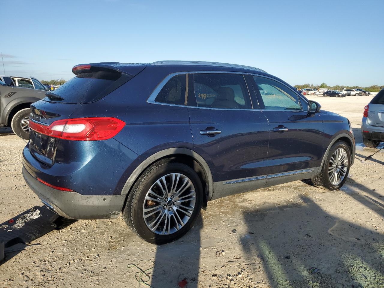 2017 Lincoln MKX - Image 3