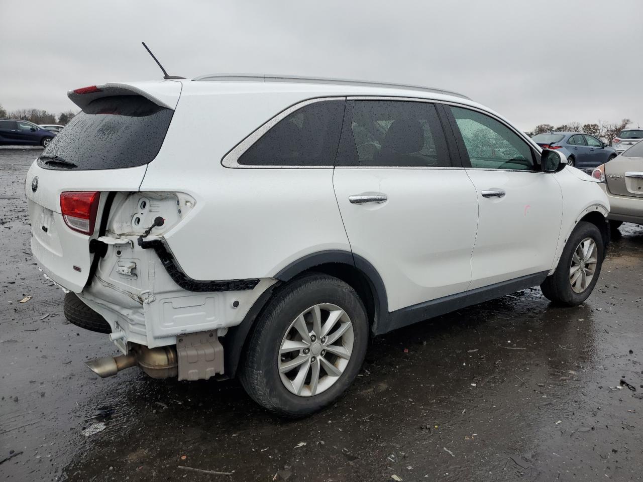 VIN 5XYPG4A3XGG126946 2016 KIA SORENTO no.3