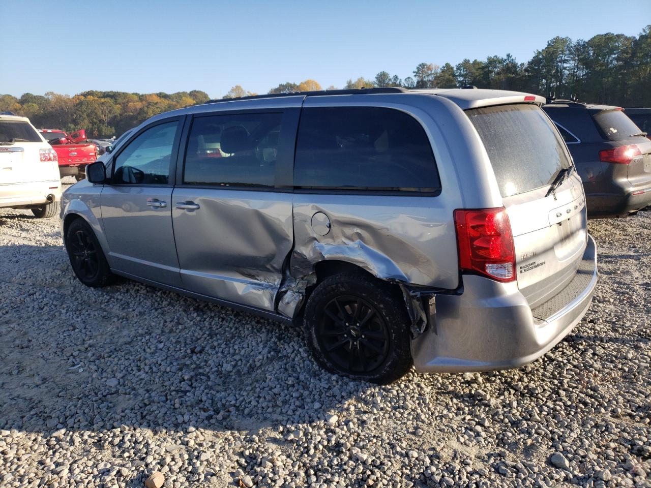 2019 Dodge Caravan - Image 2