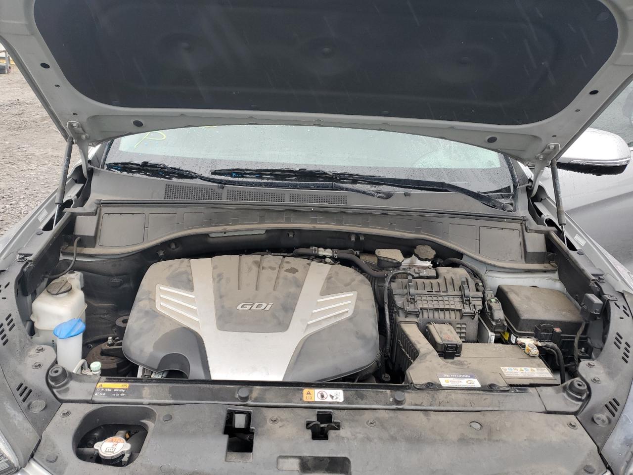 2017 Hyundai Santa Fe - Image 12