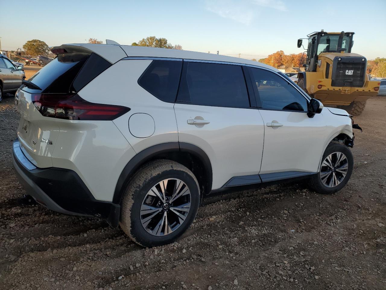 2021 Nissan Rogue - Image 3
