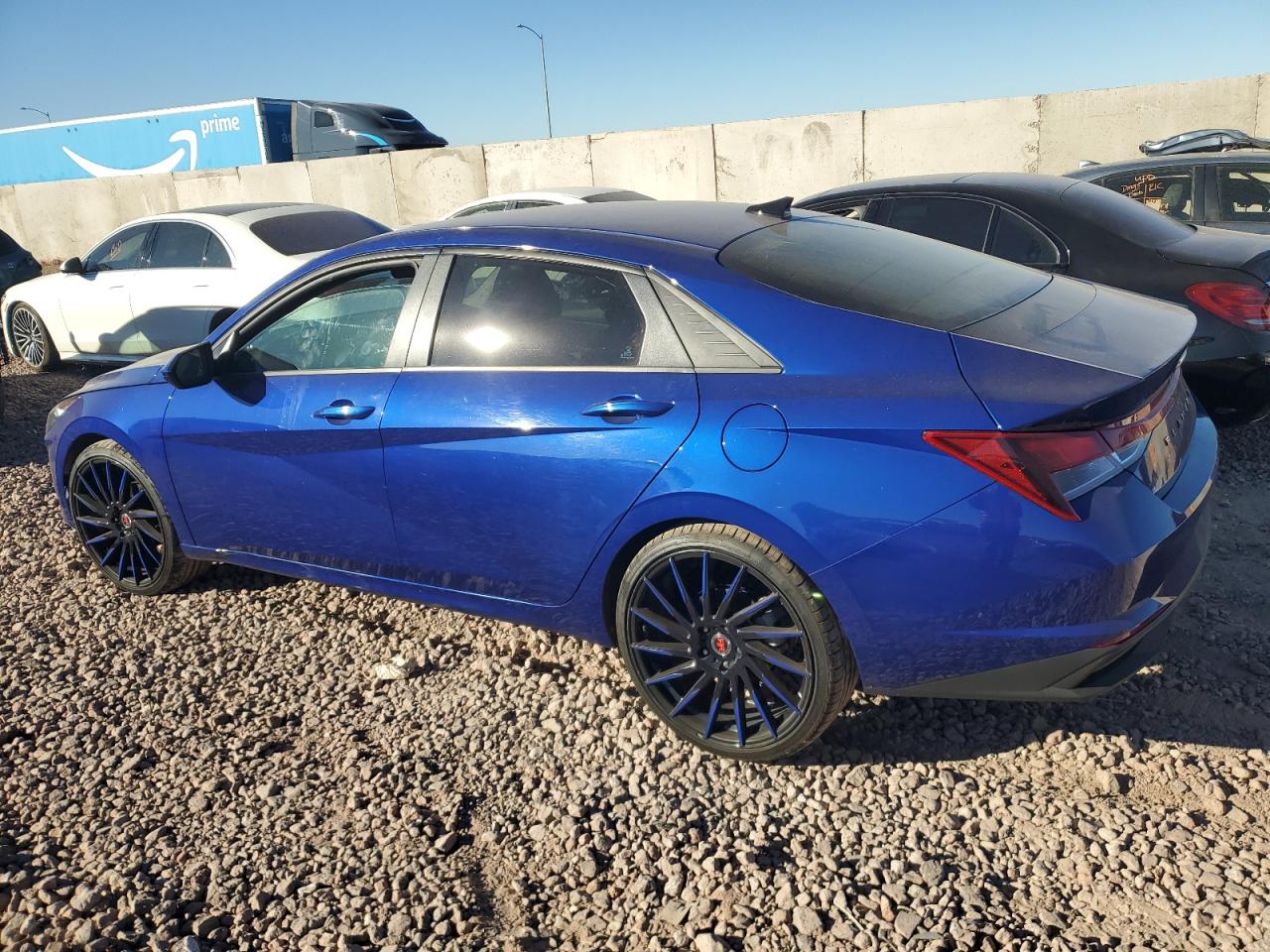 2023 Hyundai Elantra - Image 2