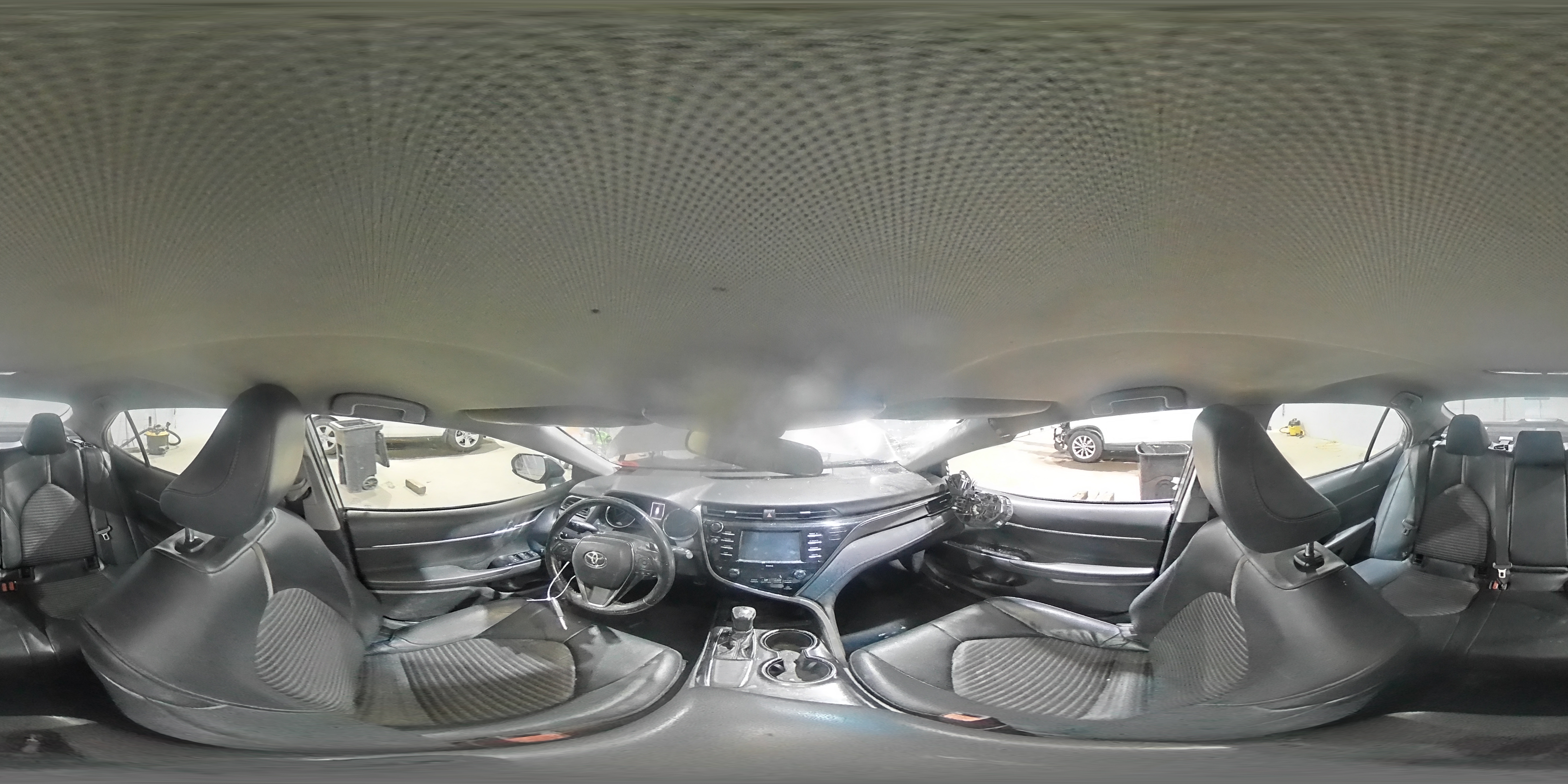 2020 Toyota Camry - Image 15