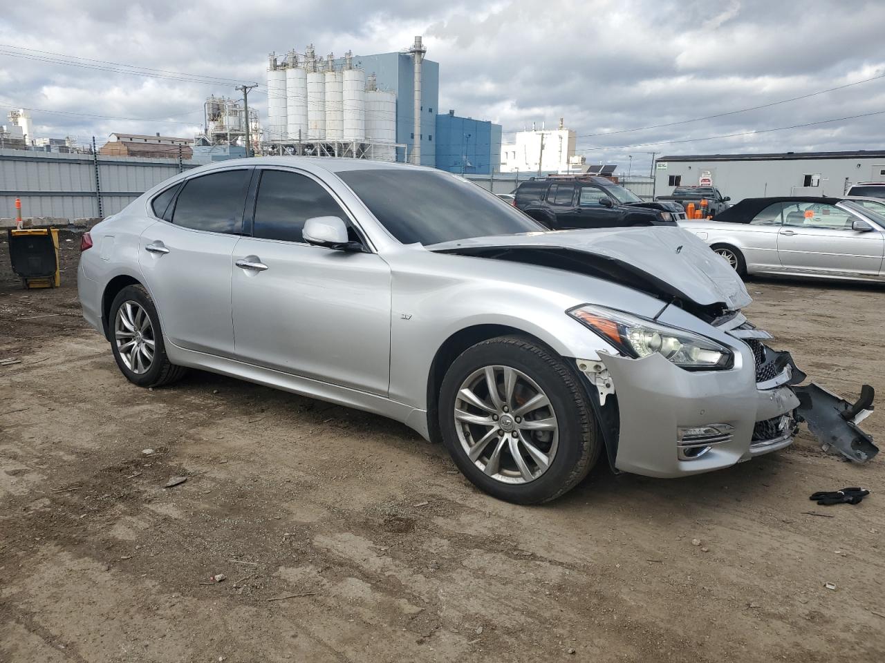 VIN JN1BY1AR0FM560397 2015 INFINITI Q70 no.4