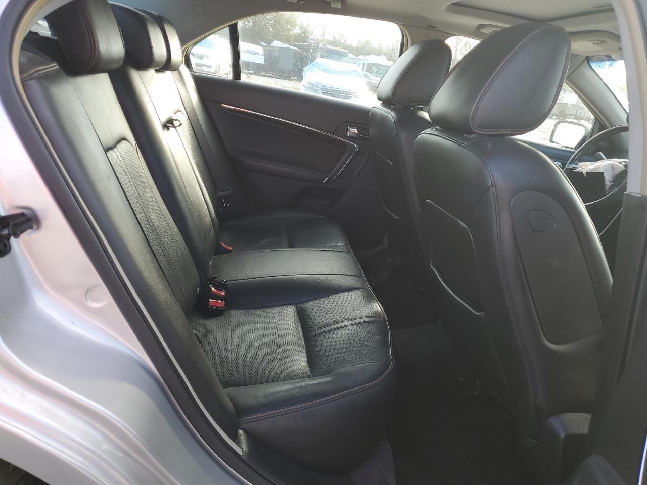 2010 Lincoln MKZ - Image 11
