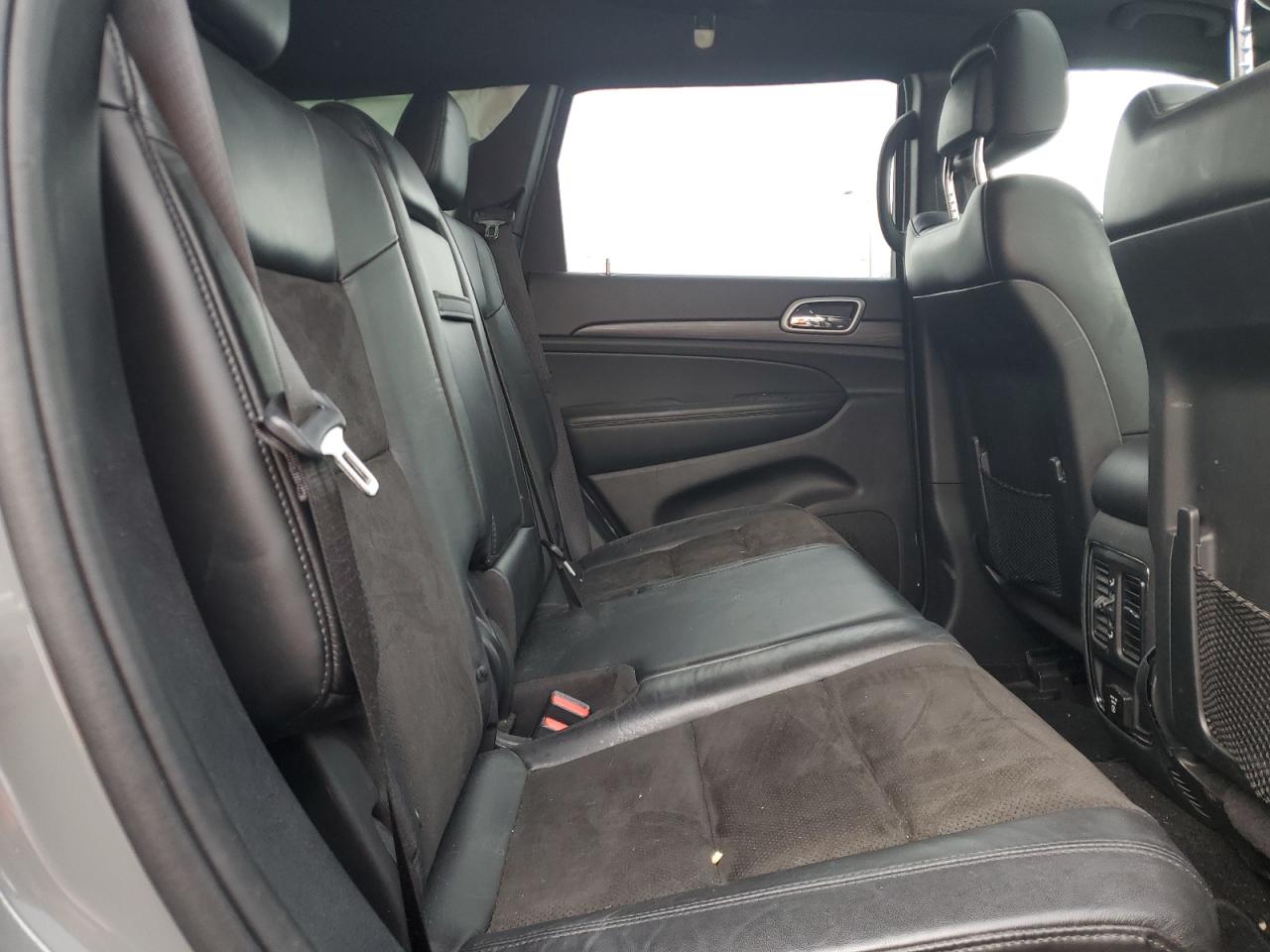 2020 Jeep Grand Cherokee - Image 11