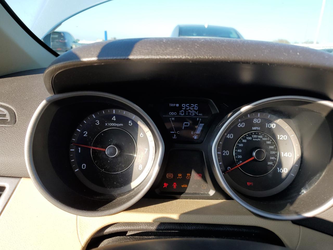 2012 Hyundai Elantra - Image 9