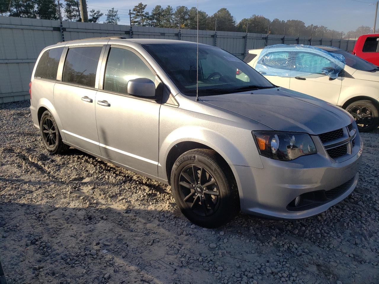 2019 Dodge Caravan - Image 4