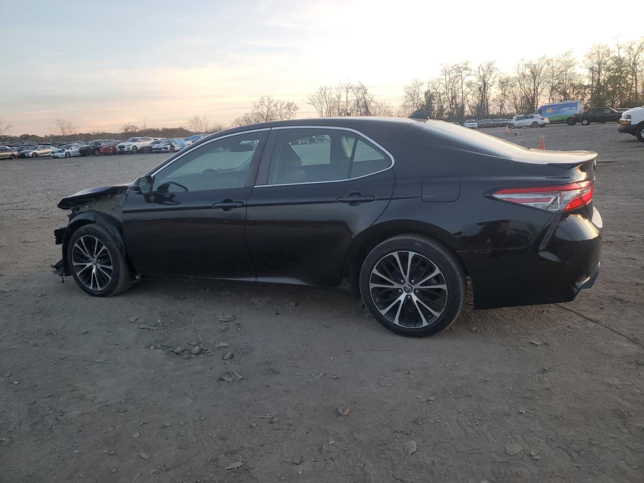 4T1B11HK2KU275149 2019 TOYOTA CAMRY - Image 2